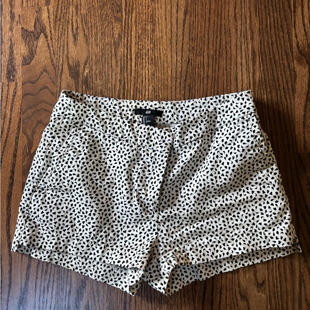 H&M High Waist Cream and Black Print Shorts